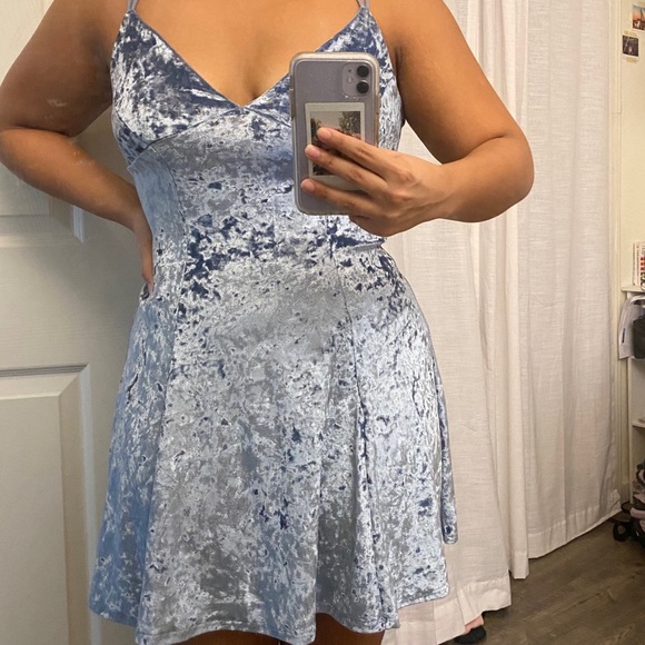 tilly’s velvet blue dress - Picture 2 of 3